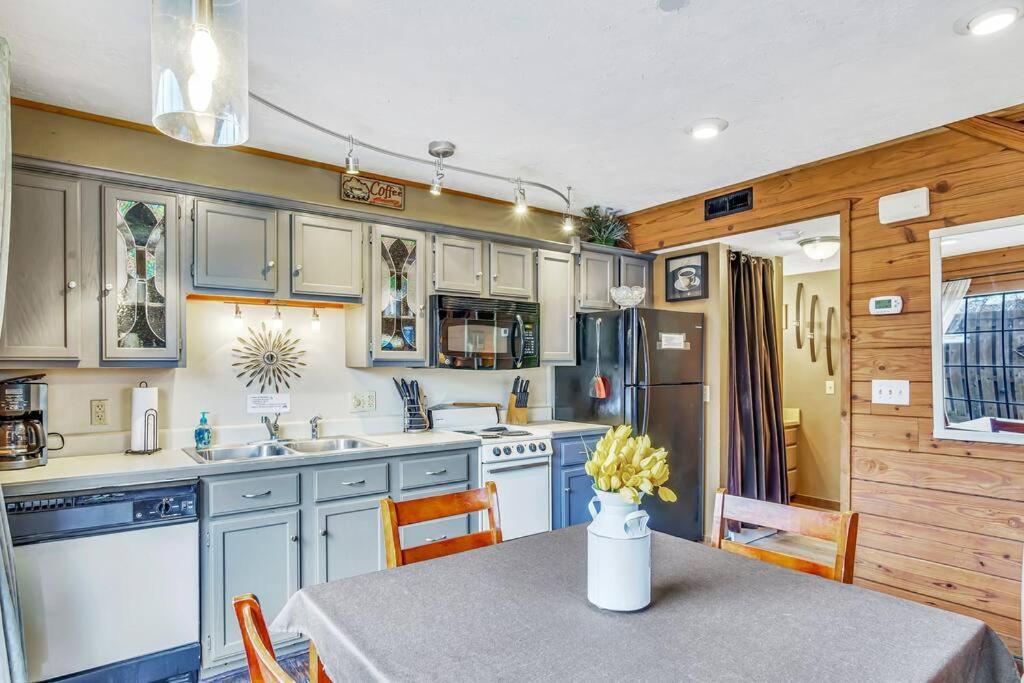 3 Bedroom Log Cabin Condo Close To Everything! Branson Exteriér fotografie