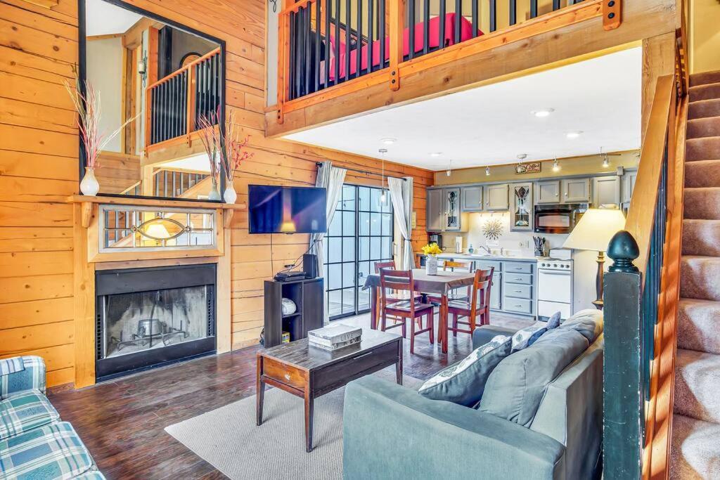 3 Bedroom Log Cabin Condo Close To Everything! Branson Exteriér fotografie